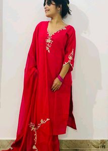 🎉 Free delivery Embroidered Kurta Set