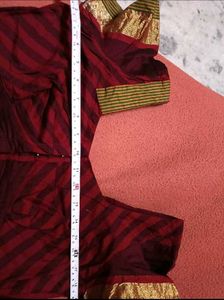 GentlyUsed Elegant MaroonBlouse withGoldenMotifs
