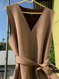 Chic Sleeveless Belted Dress