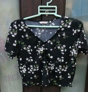 Black Floral V-Neck Crop Top - XL Size