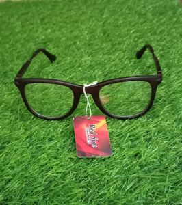 Stylish wayfarer eye glass