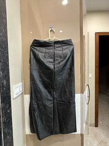 Chic Black Faux Leather Skirt