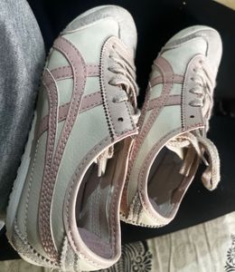 Stylish Women's Casual Sneakers