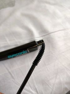 Lakme Eyeconic Curling Mascara
