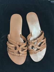 Chic Tan Strappy Flat Sandals