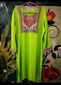 unused Vibrant Kurta with Intricate Neckline