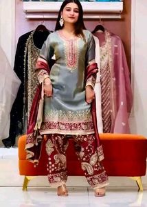 Elegant Teal Velvet Kurta Set with Maroon Dupattat