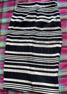 Chic Striped Pencil Skirt