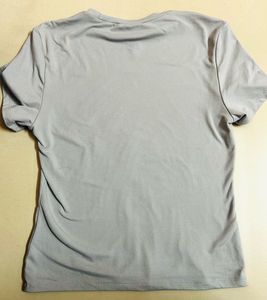 H&amp;M Fitted Gray T-Shirt