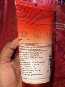 Everyuth Naturals Moisturizing Face Wash