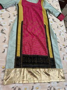 W Elegant Kurta with Pink &amp; Gold Print