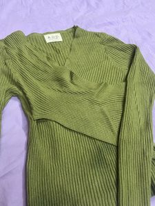 muted olive green ribbed knit full sleeve top