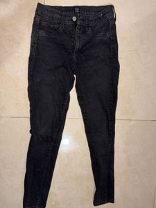 GAP Black Skinny Jeans