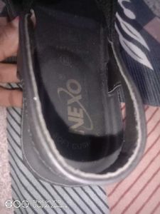 new Black Sandals 4yrs size 10