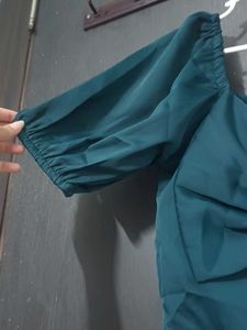 Chic Teal Puff Sleeve Bow Top