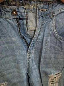 Light Wash Ripped Jeans