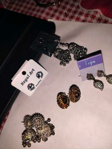 5 Assorted Earrings Collection
