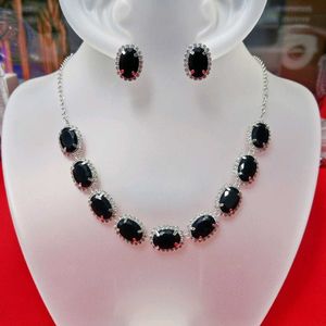 Elegant Black Oval Gemstone Necklace &amp; Earring Set
