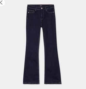 Brandnew CREEKS Dark Wash Flare Leg Jeans @999