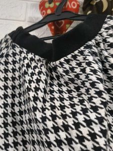 Houndstooth Print short skirt