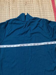 Like New Dark Green Turtle Neck Women Tshirt