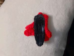 Crochet angry hairclip