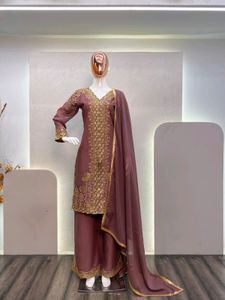 Suit Pent and Dupatta Full Set