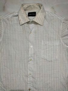 Men's Classic Plaid Button-Up Shirt