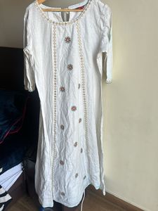 Laks*ita Elegant Embroidered White Kurta