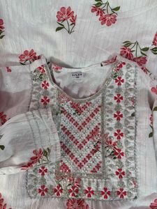 Floral Embroidered Kurta