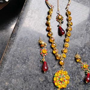 Beautiful Gujrati Kundan Set