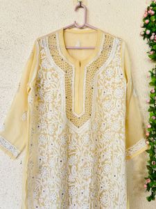 Elegant Chikankari Kurta