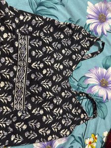 Black Sleeveless Short Kurti