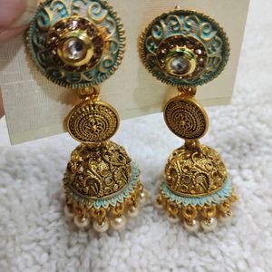 Earings