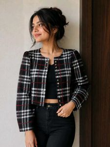Stylish Plaid Cropped Jacket