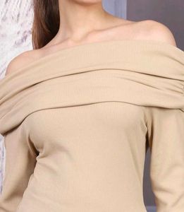Elegant Off-Shoulder Maxi Dress