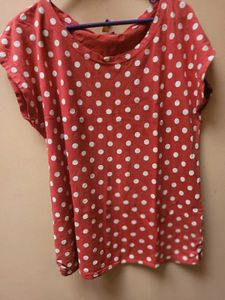Pre-loved combo of 2 women's tops.