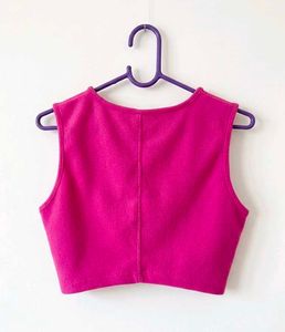 Pink keyhole Neckline Crop Top💕