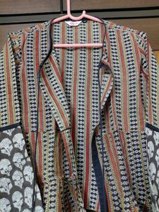 Stylish Sleeveless Printed Top with Boho Jacket