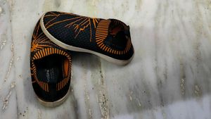 Stylish Black &amp; Orange Slip-On Shoes