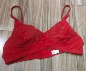 ❤Gently Used Red Floral Lace Bra - Size 34/85