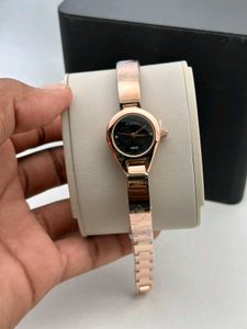 GUCCI*❣️🔸 *LADIES WATCH*🔸 *GOOD QUALITY