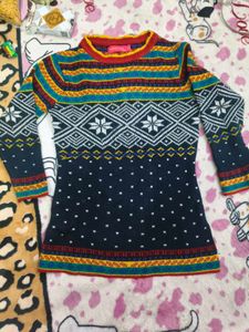Branded printed pullover for 3-5 years girl