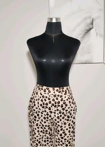💥Price Drop💥 H&amp;M Animal Print Trouser
