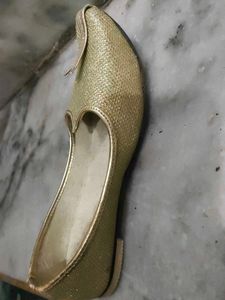 Sparkling Gold Ethnic Jodhpuri Mojaris