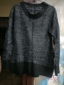 Black Sweatshirt For Women In Xl Size