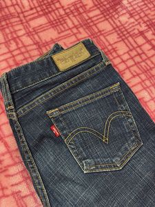 Blue low rise Levi’s Denim Jeans