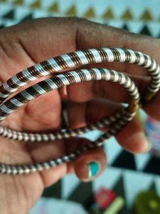Chic Twisted Bangles