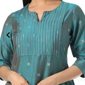 Avaasa Teal Kurta in size M
