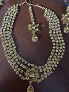 Stunning Gold Kundan Necklace Set